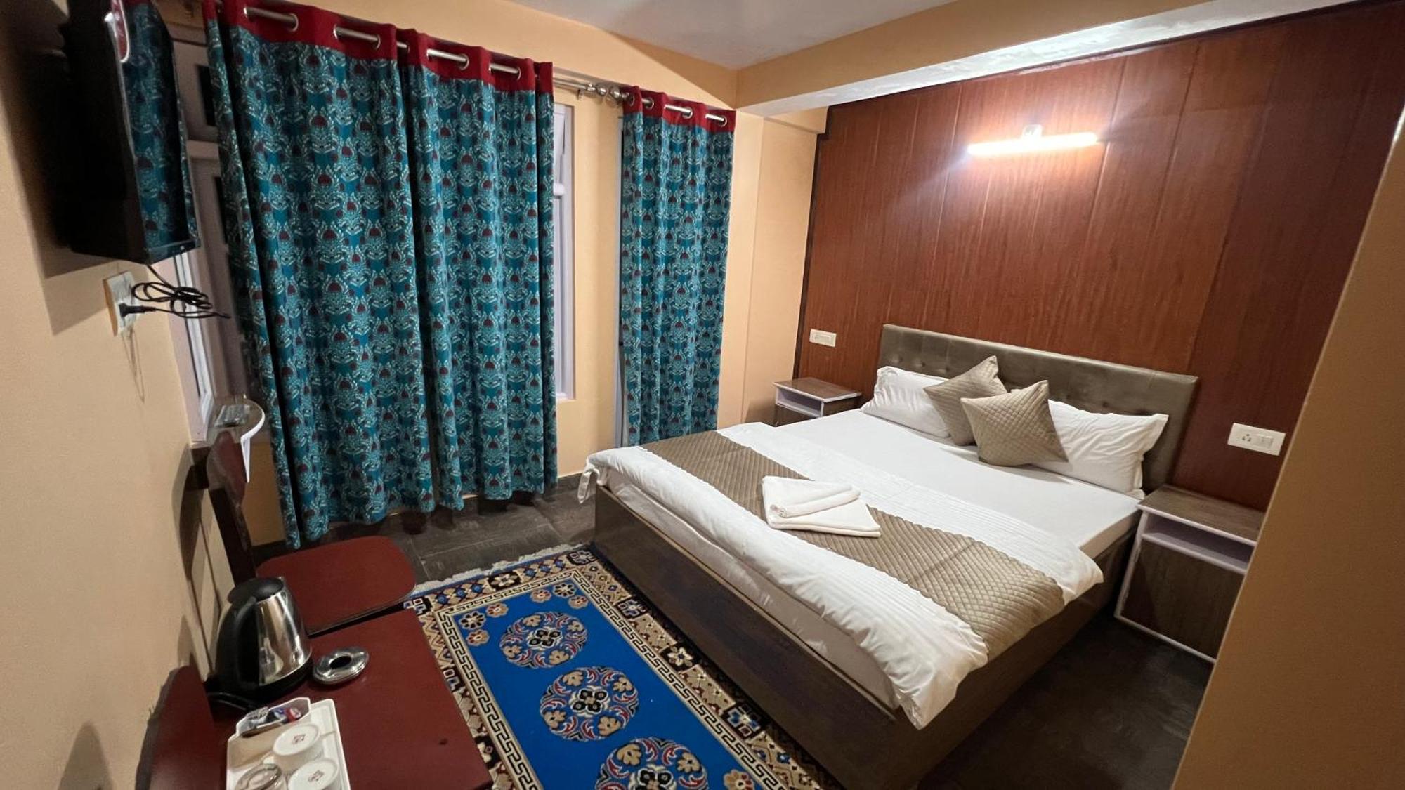 Hotel Hill Top Darjeeling  Exterior photo