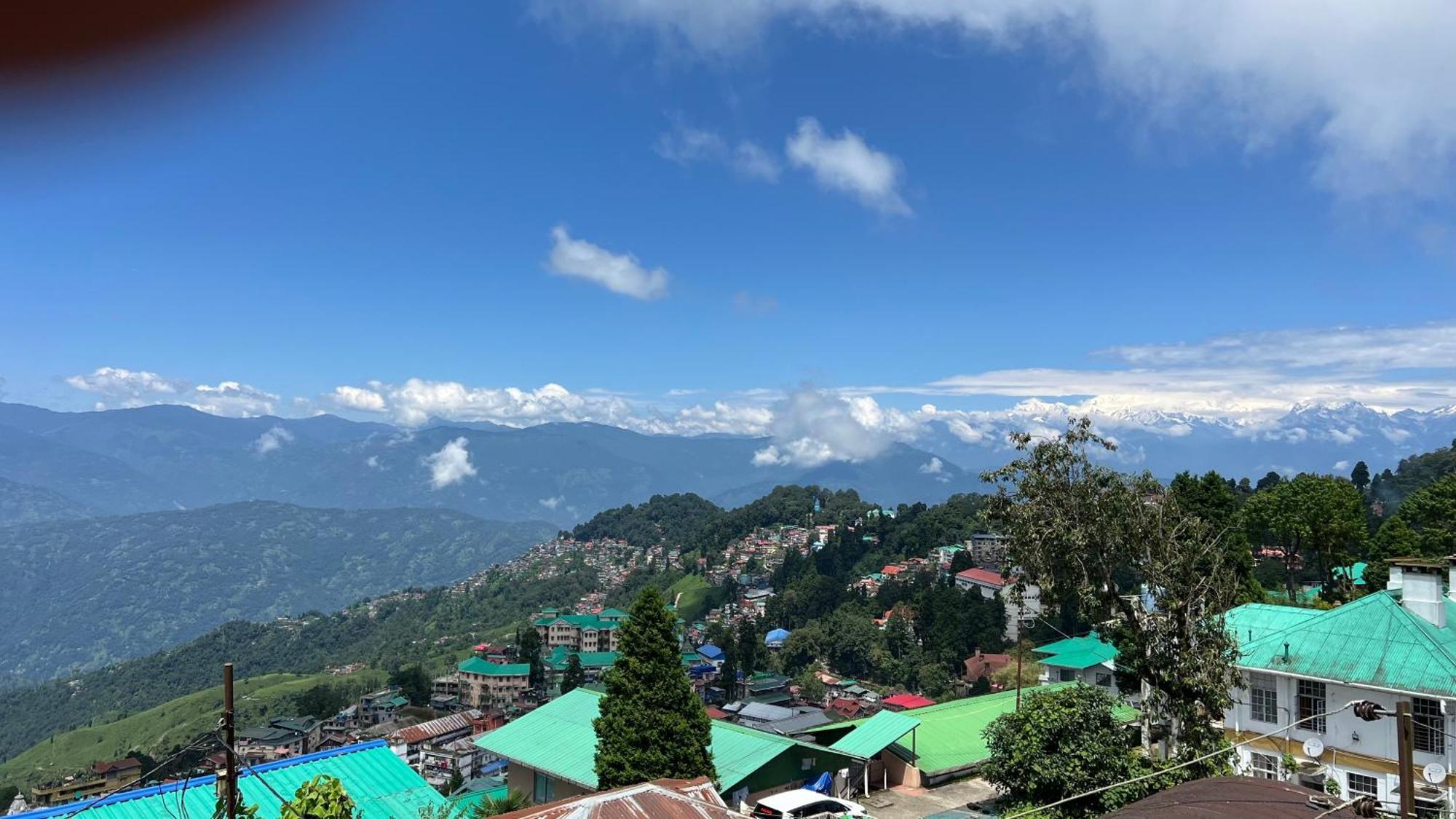 Hotel Hill Top Darjeeling  Exterior photo