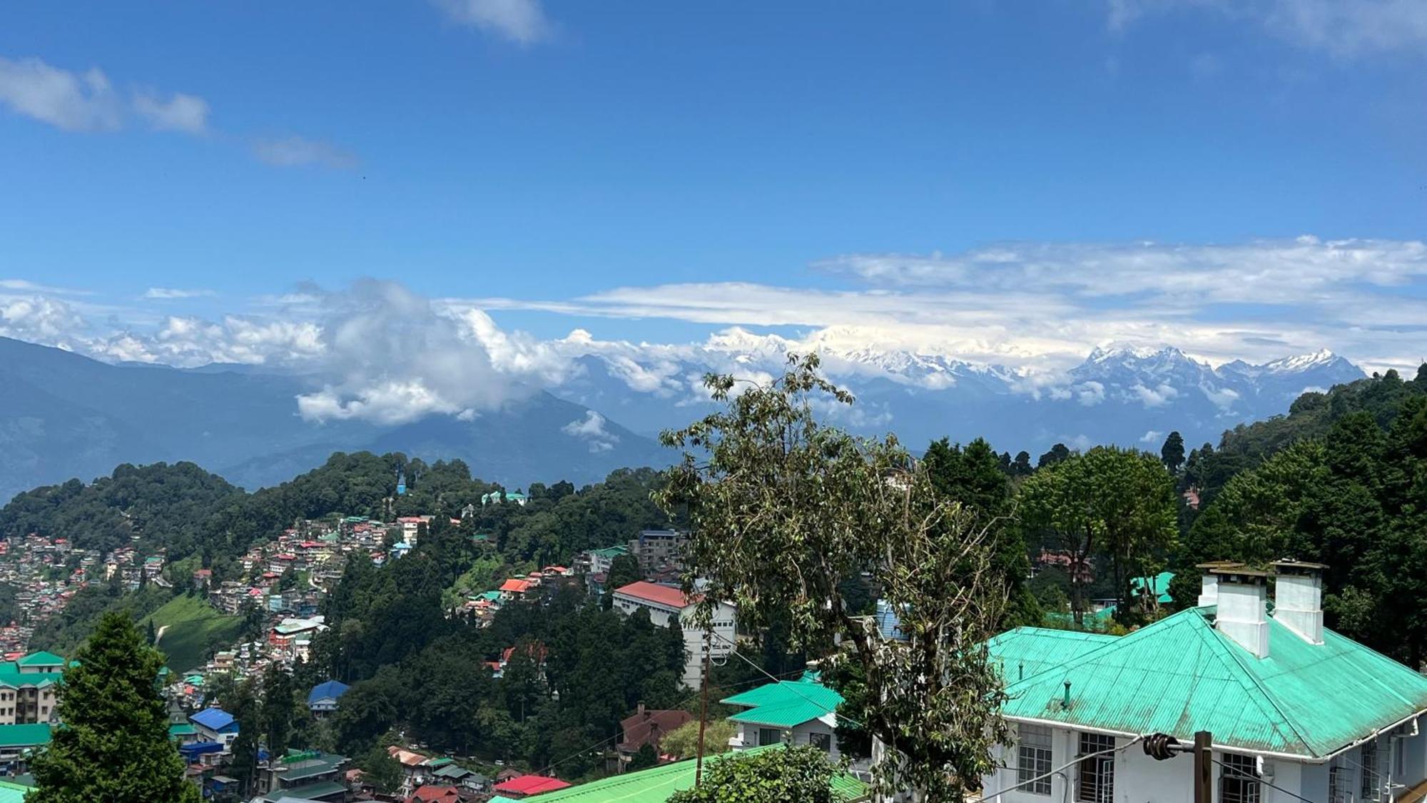 Hotel Hill Top Darjeeling  Exterior photo